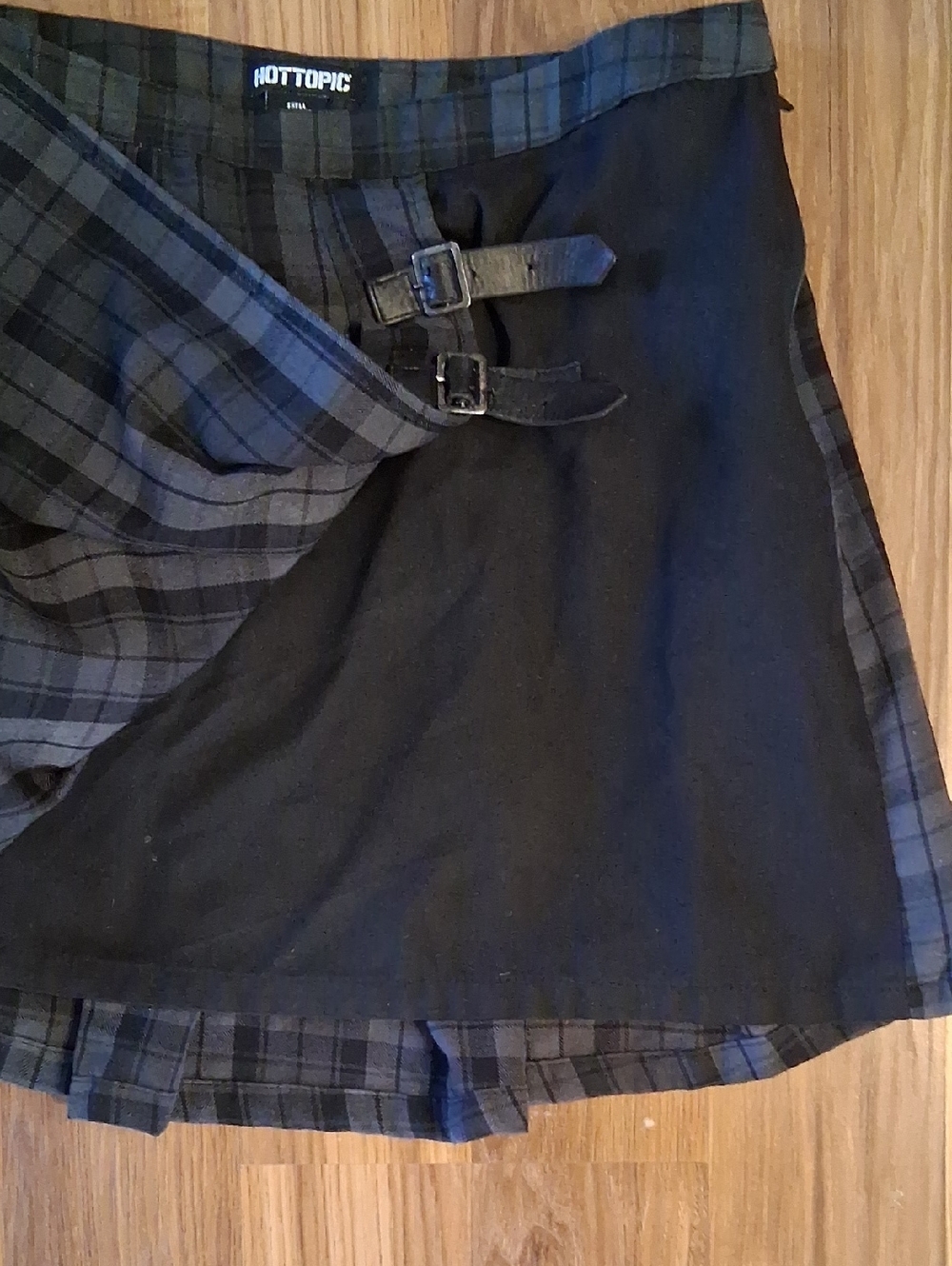 Vintage Hot Topic Black & Gray Plaid Pleated Mini Skirt with Buckle Detail - Picture 2 of 10
